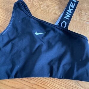 Nike Women's Black One-Shoulder sports bra
